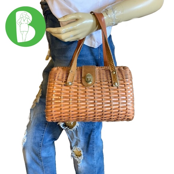 Vintage Handbags - VINTAGE CIRCA 1960'S BROWN RATTAN AND LEATHER BASKET PURSE